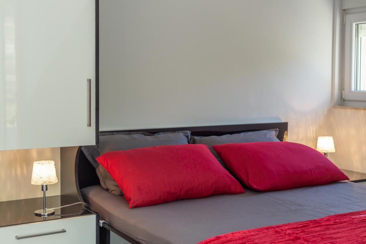 Hotel Ferdo 1 Makarska Esterno foto